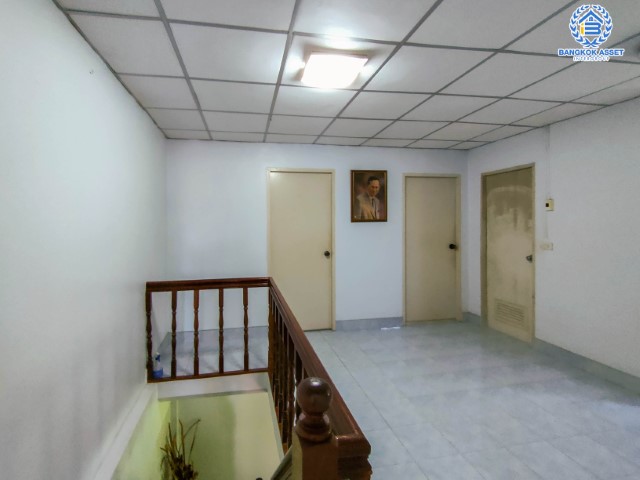 *****ทาวน์เฮ้าส์มือสองกรุงเทพมหานคร หมู่บ้าน พระปิ่น2 บรมราชชนนี #หลังมุม เนื้อที่กว้างขวางถึง 32.5 ตร.ว. ฟังก์ชัน 3 ห้องนอน 2 ห้องน้ำ 2 ที่จอดรถ บ้านต่อเติมเต็ม พร้อมเข้าอยู่ แถมฟรี! 3 เครื่องปรับอากาศ บนทำเลแห่งการเดินทาง ใกล้มหาวิทยาลัยมหิดล และทางด่วน "ศรีรัช"